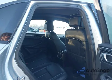 2019 Porsche Macan z USA, uszkodzony, nr VIN WP1AA2A51KLB06657